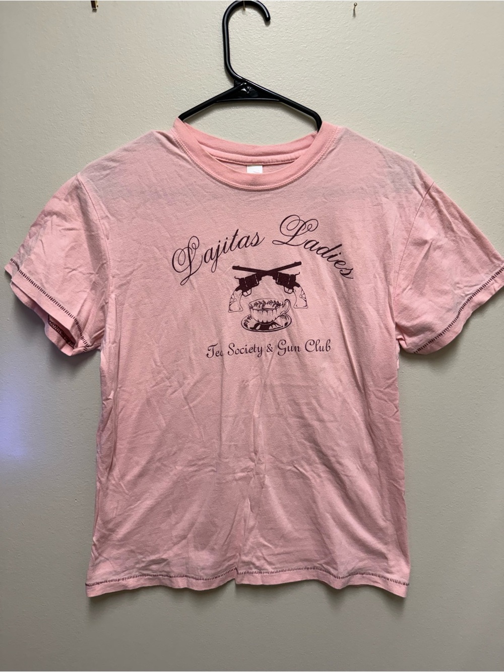 Lakota Ladies Tea Society & Gun Club Womenβs Pink T-shirt Sz 2X